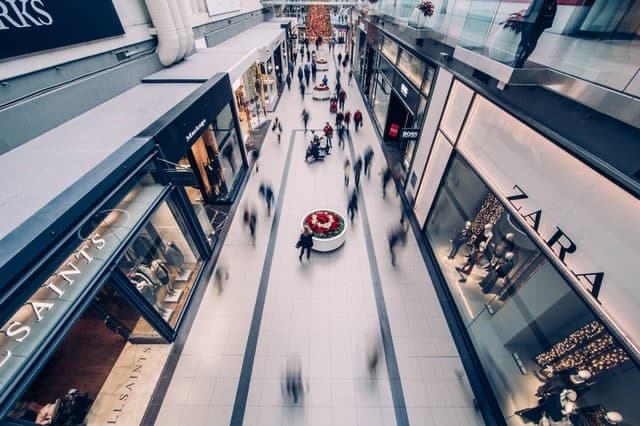 Análisis del tráfico en centros comerciales (I)